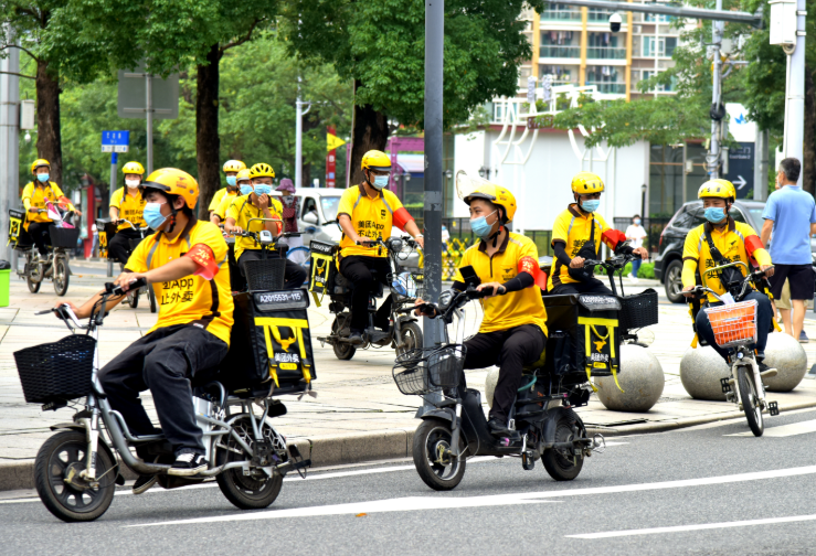 “五一”餐饮市场火热 外卖成餐饮企业营收上涨重要渠道