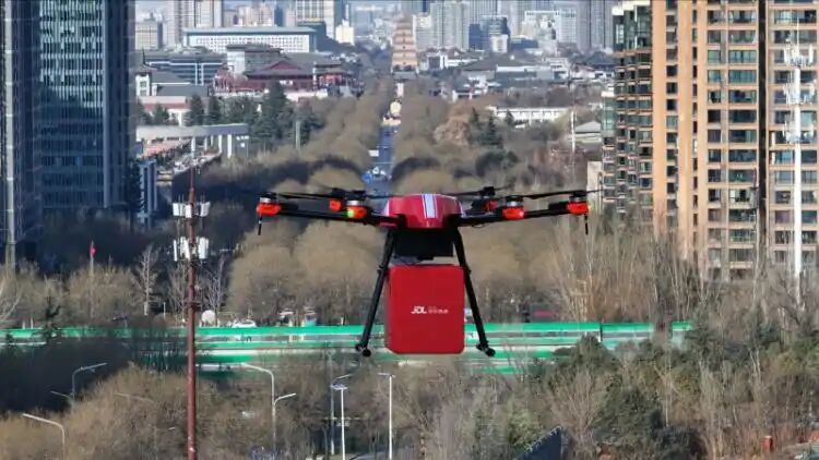 六部门发文提出2027年形成3个万亿级消费领域；最高100万元！重庆支持开展低空物流试点；江西将完善白莲流通供应体系