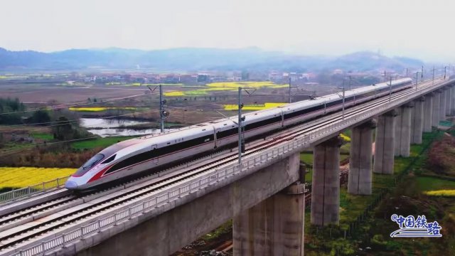 4月8日零时起 全国铁路将实行新的列车运行图