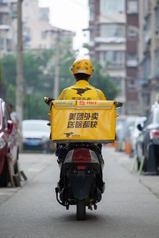 京东美团为骑手上社保  即时配送行业向规范化迈进