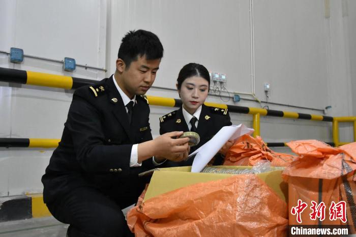 重庆首批食用药食同源进口商品顺利通关